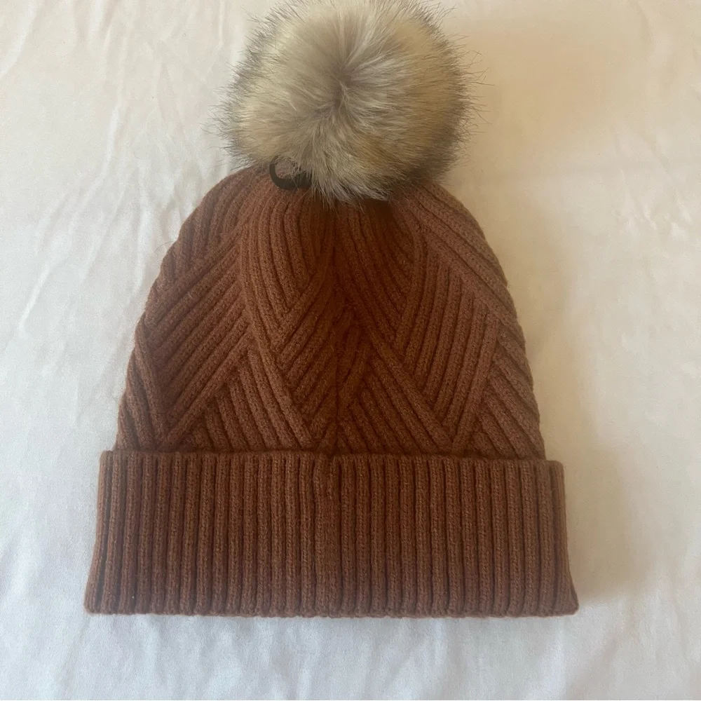 NWT C.C Exclusive Knit Beanie Hat Brown Faux Fur Pom Pom Winter‎ Outdoor Hiking